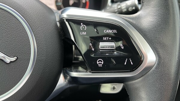 Used Jaguar F-Pace 2023 for sale - 76208823: Photo 37