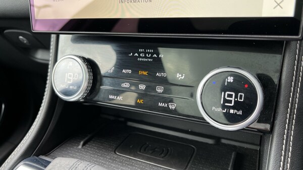 Used Jaguar F-Pace 2023 for sale - 76208823: Photo 42