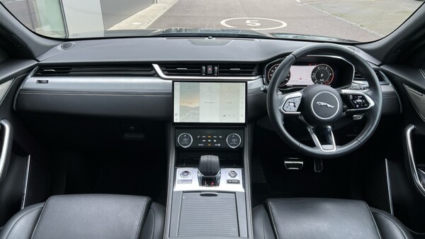 Used Jaguar F-Pace 2023 for sale - 76208823: Photo 9