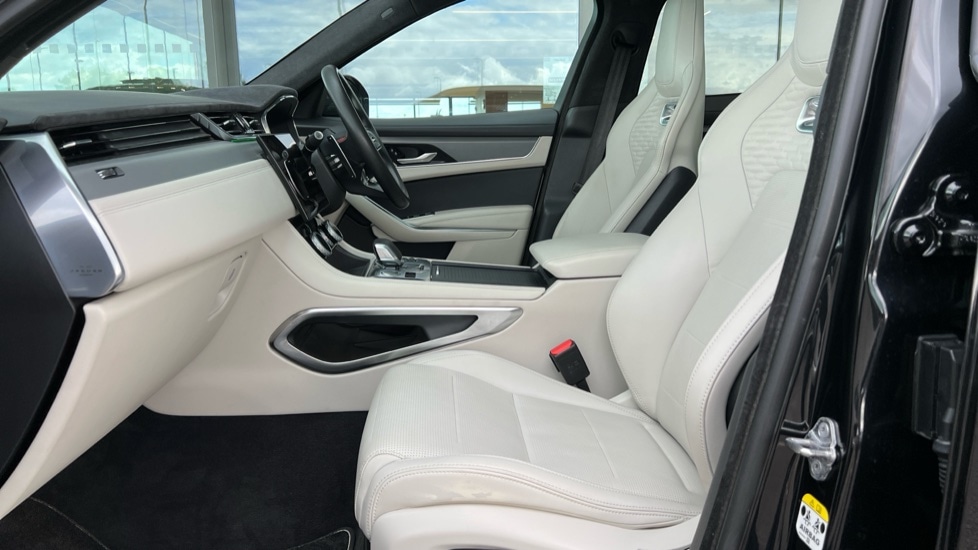 Used Jaguar F-Pace 2022 for sale - 76074537: Photo 3