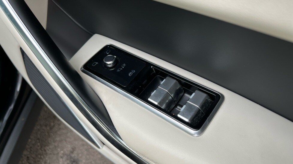 Used Jaguar F-Pace 2022 for sale - 76074537: Photo 36