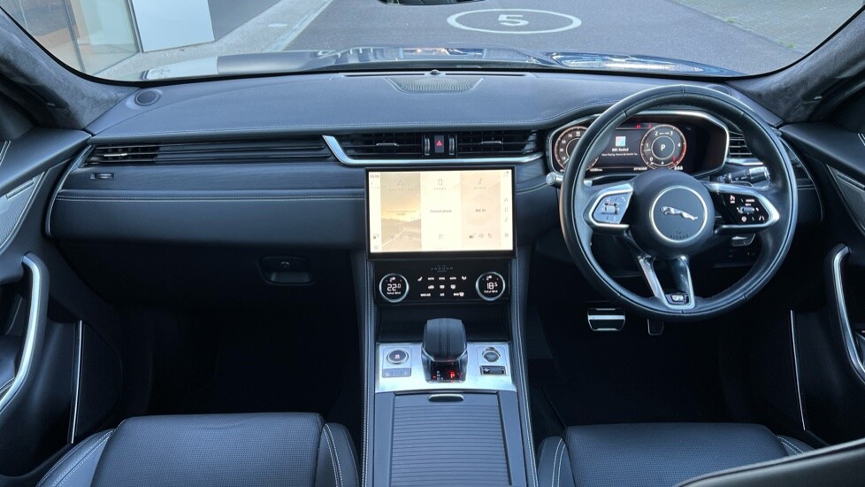 Used Jaguar F-Pace 2022 for sale - 76597848: Photo 9