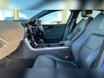 Used Jaguar XE 2021 for sale - 76661035: Photo