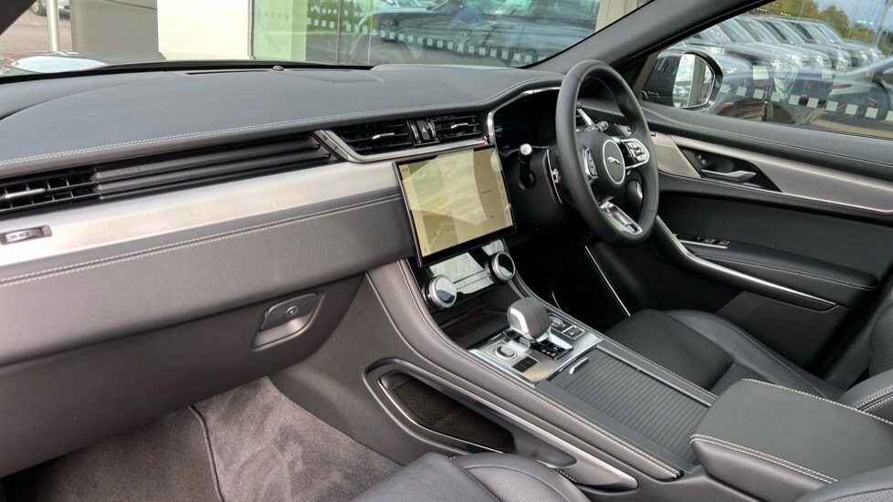 Used Jaguar F-Pace 2023 for sale - 76034025: Photo 33
