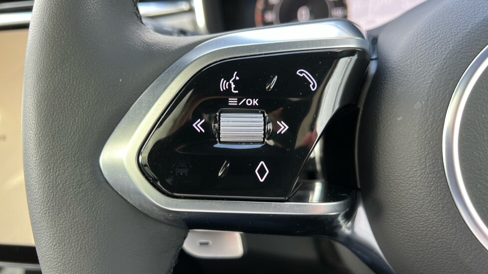Used Jaguar F-Pace 2023 for sale - 76034025: Photo 36