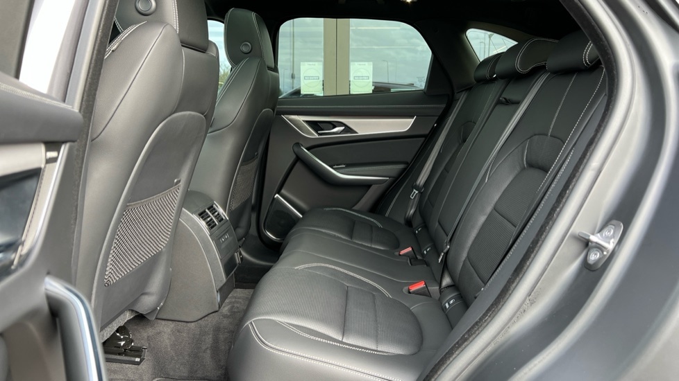Used Jaguar F-Pace 2023 for sale - 76034025: Photo 4
