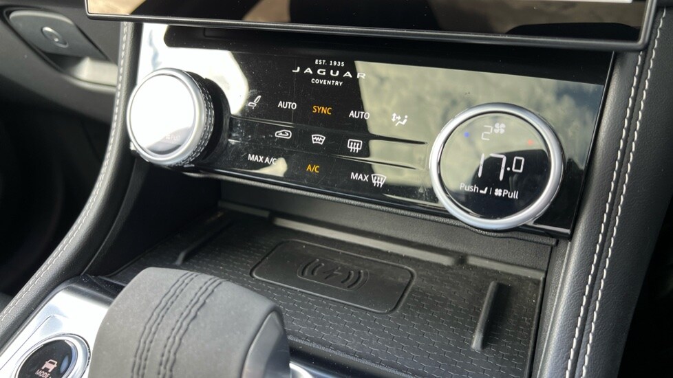 Used Jaguar F-Pace 2023 for sale - 76034025: Photo 42