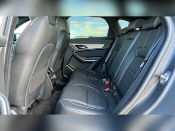 Used Jaguar F-Pace 2023 for sale - 75547467: Photo