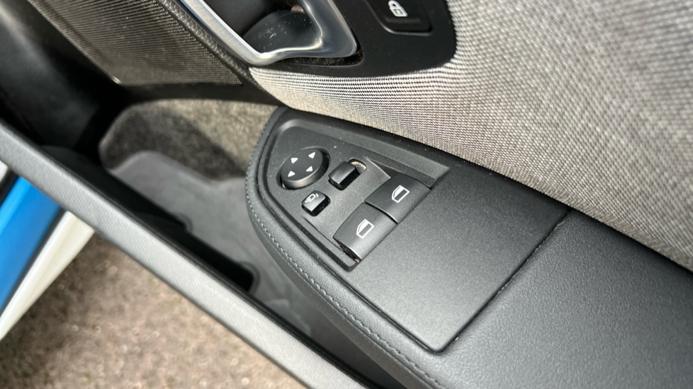 Used BMW i3 2017 for sale - 76873700: Photo 31