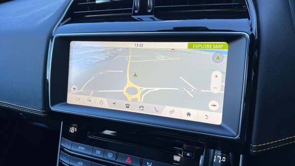 Used Jaguar XE 2018 for sale - 76190930: Photo 11