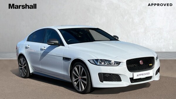 Used Jaguar XE 2018 for sale - 76190930: Photo 1