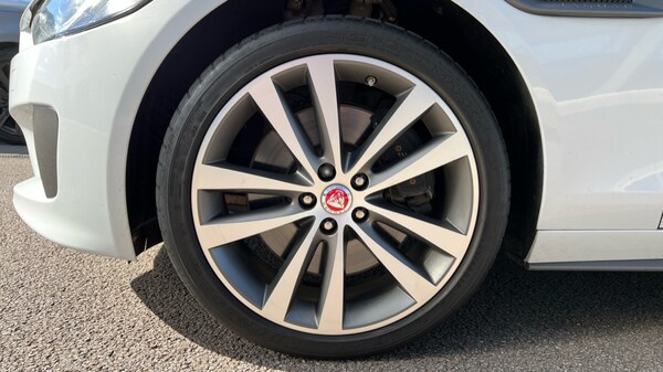Used Jaguar XE 2018 for sale - 76190930: Photo 26