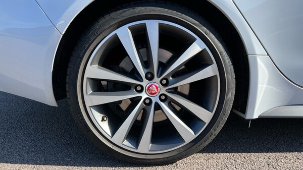 Used Jaguar XE 2018 for sale - 76190930: Photo 28