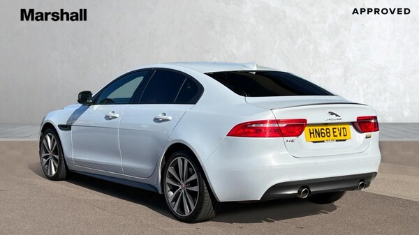 Used Jaguar XE 2018 for sale - 76190930: Photo 2