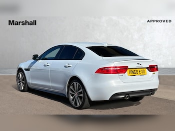 Used Jaguar XE 2018 for sale - 76190930: Photo 2