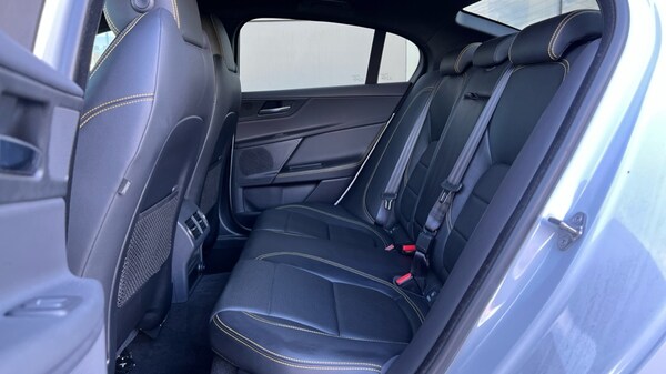 Used Jaguar XE 2018 for sale - 76190930: Photo 4