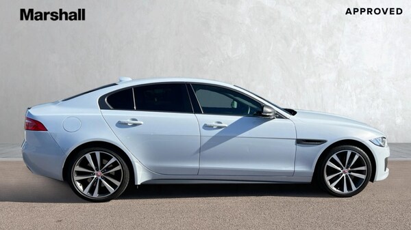 Used Jaguar XE 2018 for sale - 76190930: Photo 5