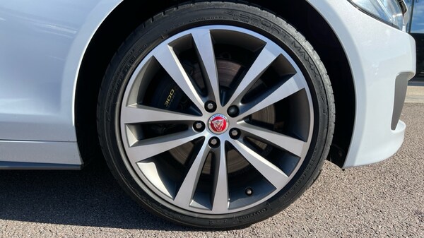 Used Jaguar XE 2018 for sale - 76190930: Photo 8