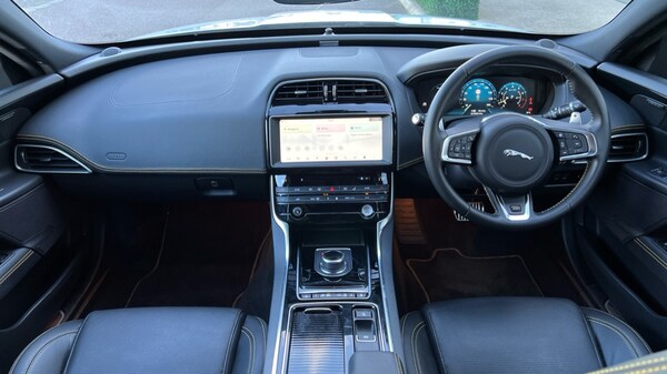 Used Jaguar XE 2018 for sale - 76190930: Photo 9