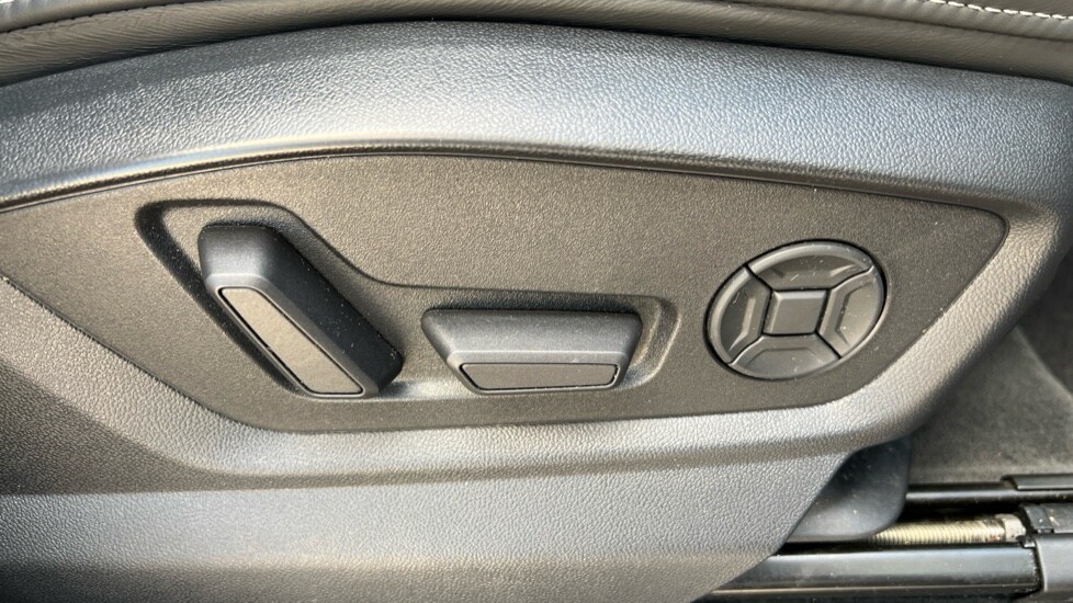 Used Audi Q8 2021 for sale - 76096038: Photo 32