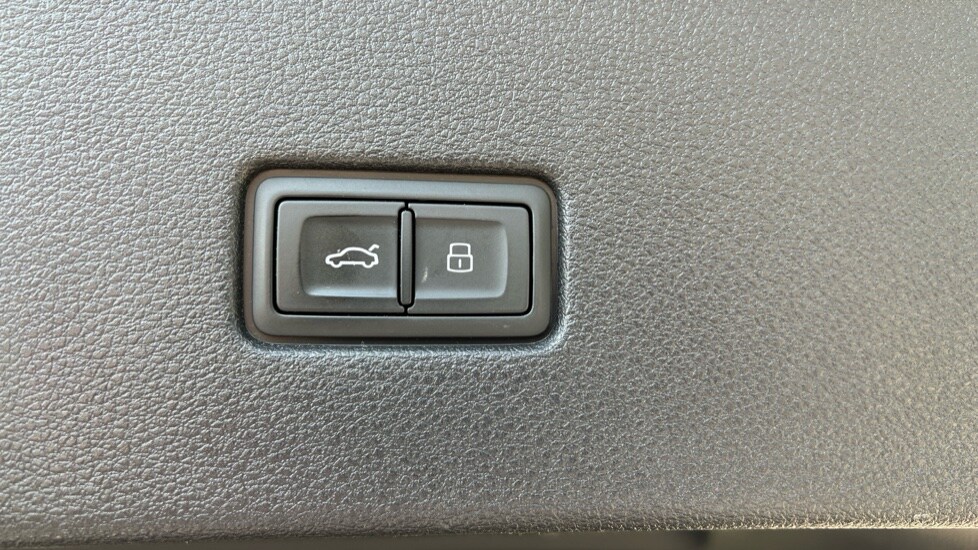 Used Audi Q8 2021 for sale - 76096038: Photo 51