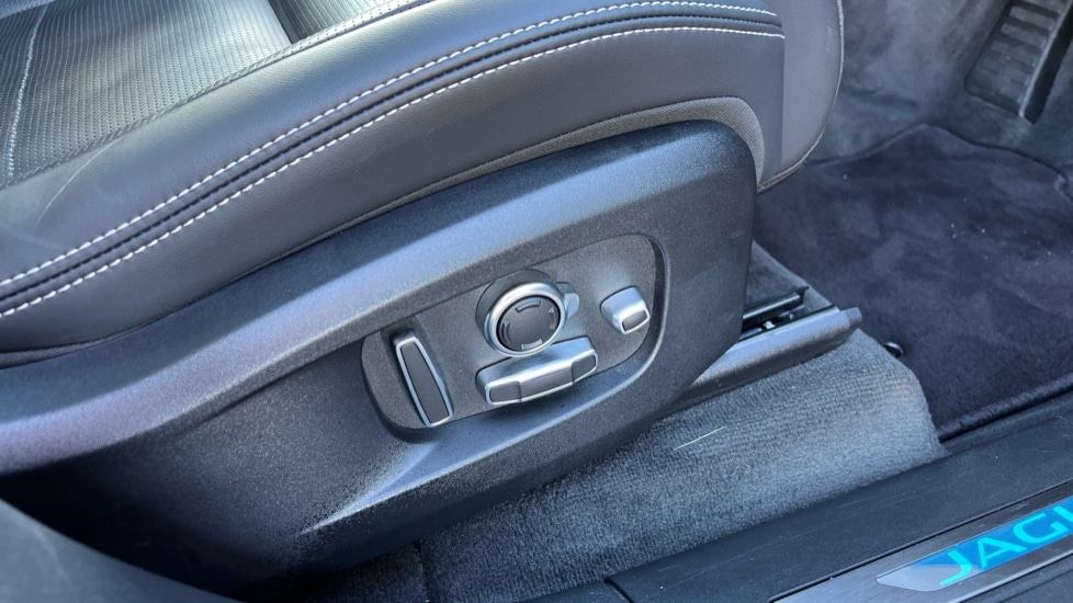 Used Jaguar F-Pace 2024 for sale - 76873069: Photo 38