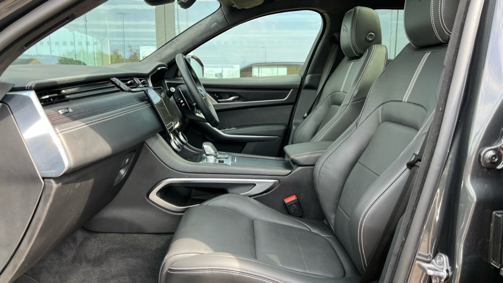 Used Jaguar F-Pace 2024 for sale - 75992917: Photo 3