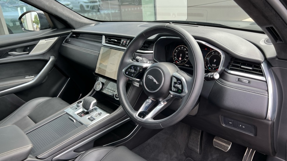 Used Jaguar F-Pace 2024 for sale - 75992917: Photo 32