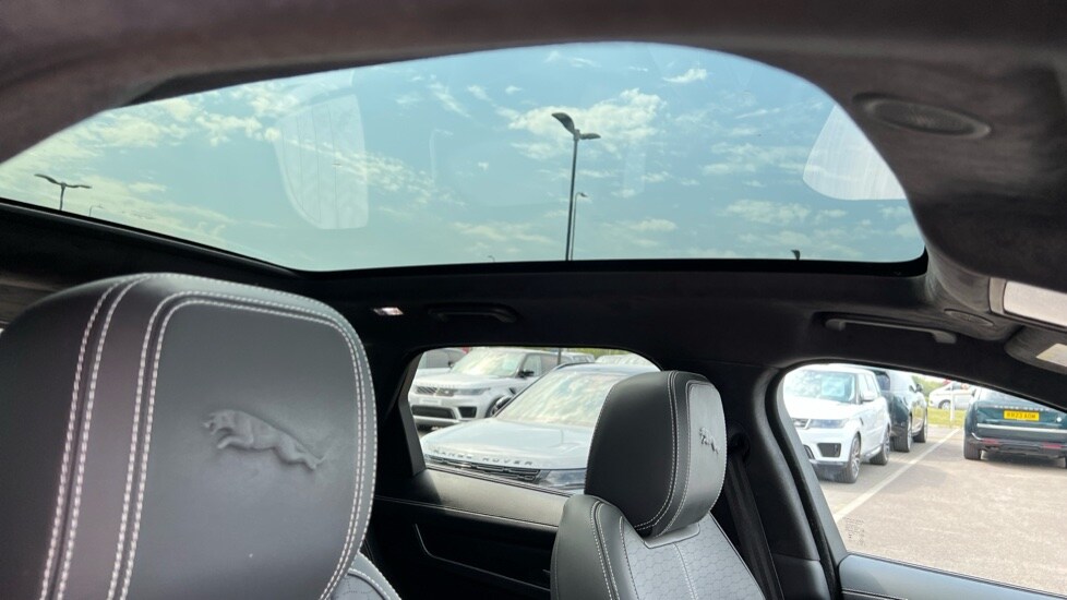 Used Jaguar F-Pace 2024 for sale - 75992917: Photo 35