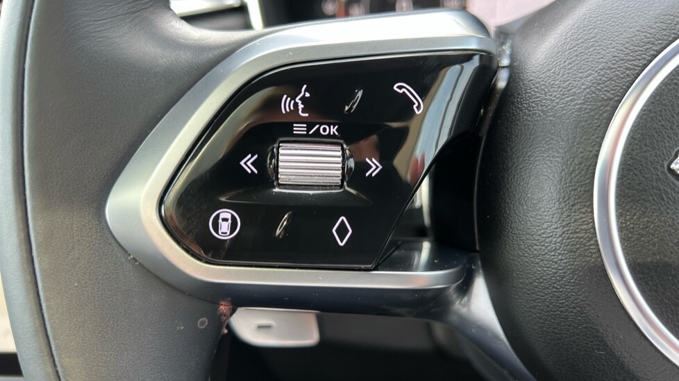 Used Jaguar F-Pace 2024 for sale - 75992917: Photo 36