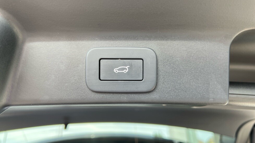 Used Jaguar F-Pace 2024 for sale - 75992917: Photo 57