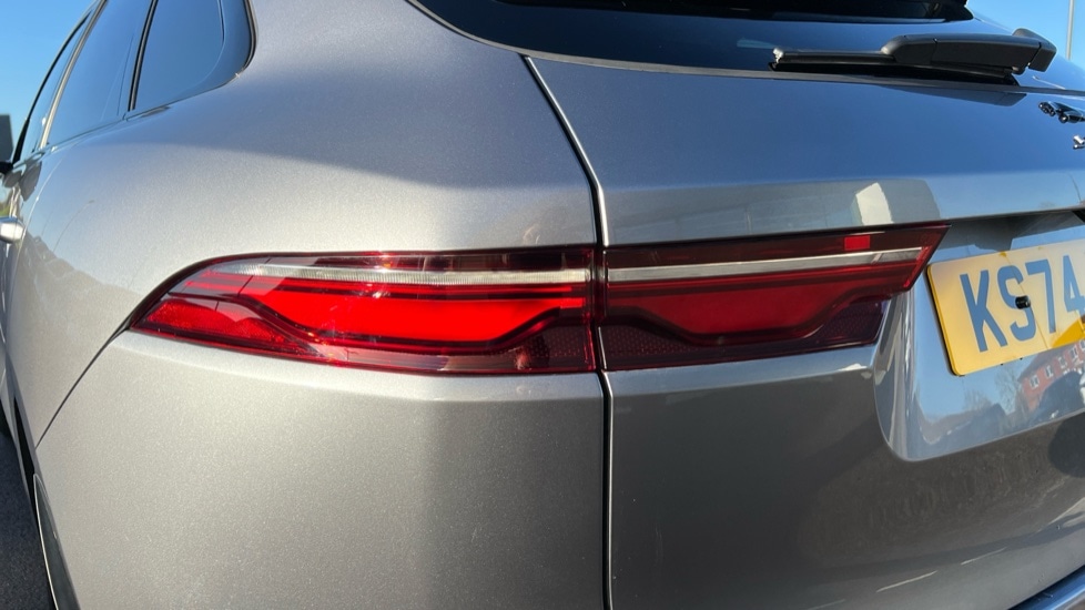 Used Jaguar F-Pace 2024 for sale - 76773142: Photo 25