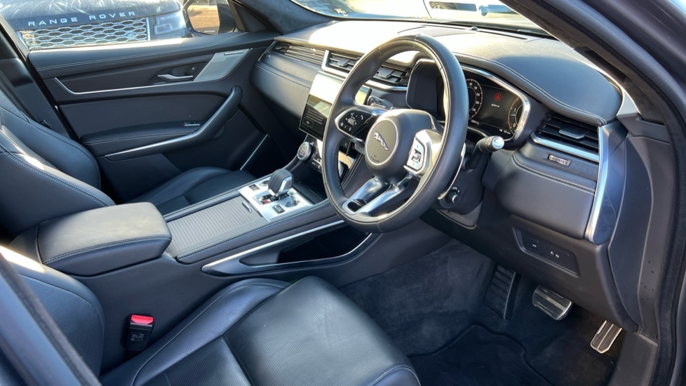 Used Jaguar F-Pace 2024 for sale - 76773142: Photo 32