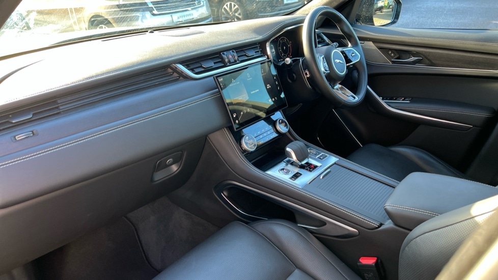 Used Jaguar F-Pace 2024 for sale - 76773142: Photo 33
