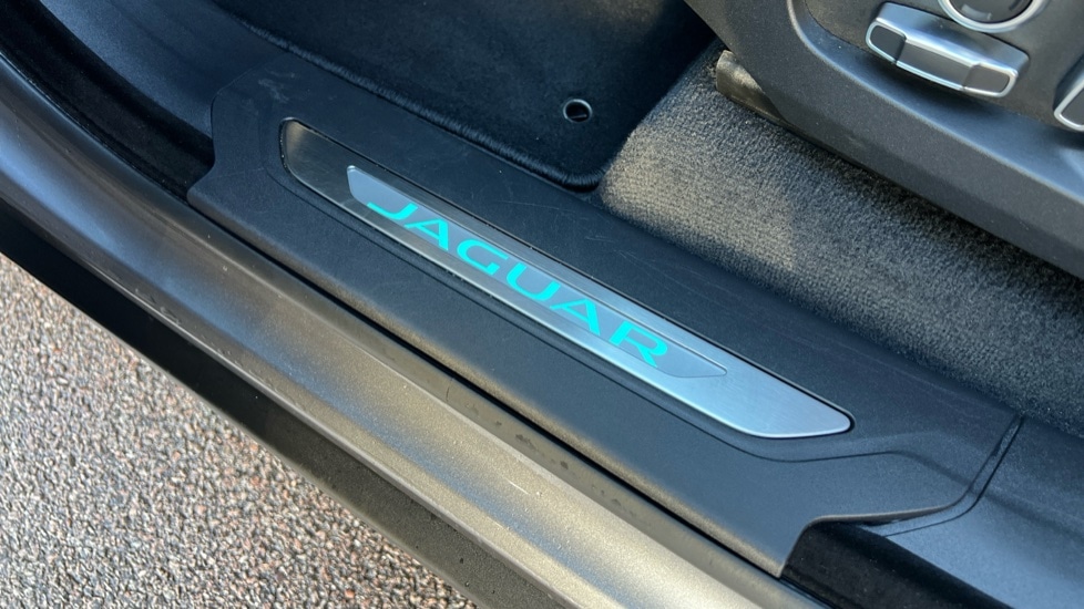 Used Jaguar F-Pace 2024 for sale - 76773142: Photo 37