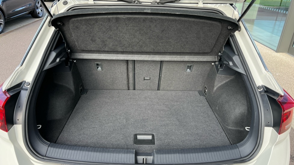 Used Volkswagen T-Roc 2023 for sale - 76442154: Photo 15