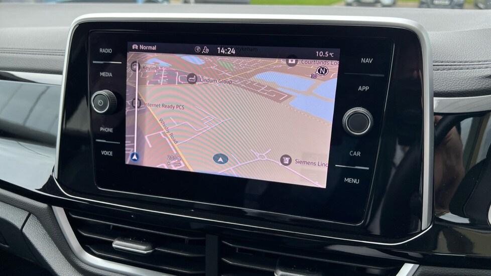 Used Volkswagen T-Roc 2023 for sale - 76442154: Photo 27