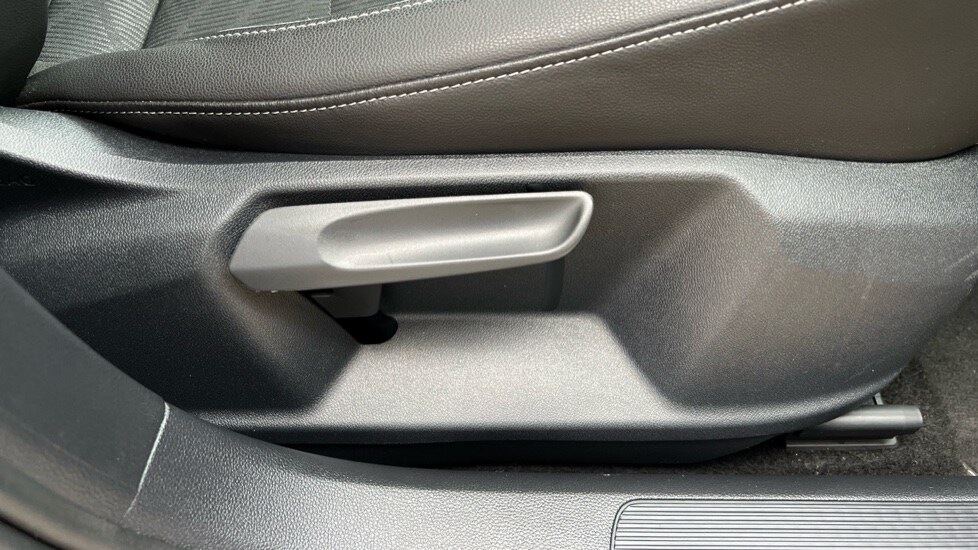 Used Volkswagen T-Roc 2023 for sale - 76442154: Photo 32