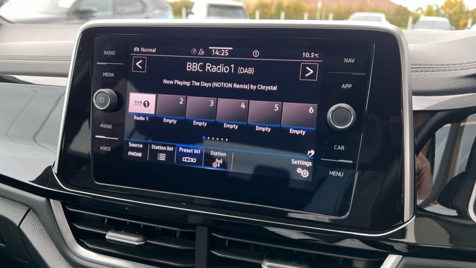 Used Volkswagen T-Roc 2023 for sale - 76442154: Photo 35