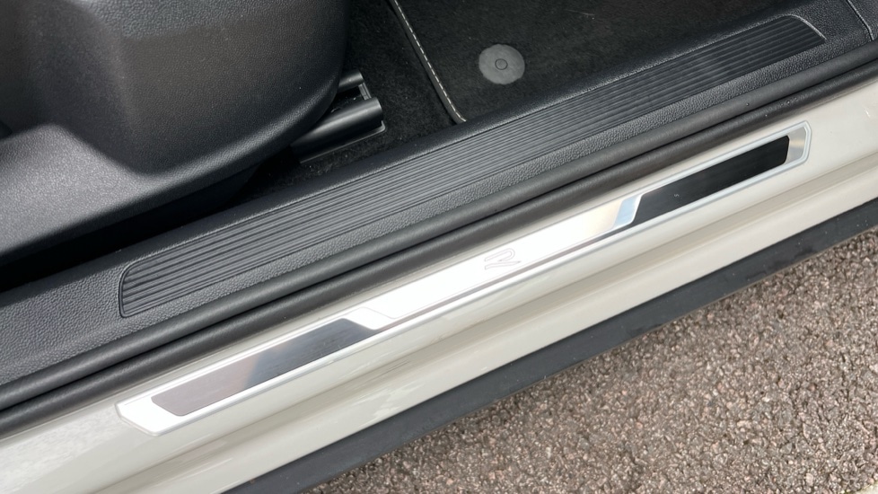 Used Volkswagen T-Roc 2023 for sale - 76442154: Photo 37