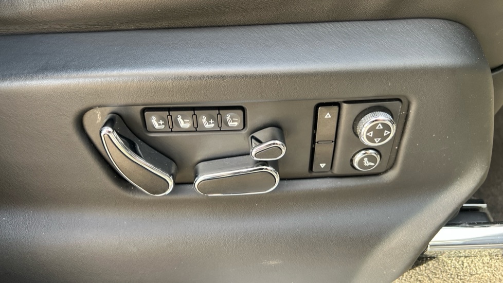 Used Bentley Bentayga 2019 for sale - 77021859: Photo 32