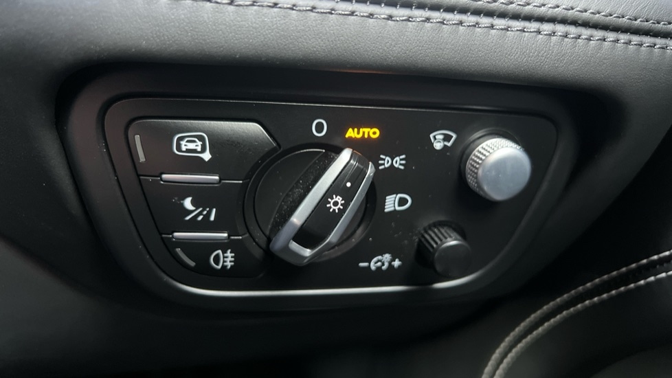 Used Bentley Bentayga 2019 for sale - 77021859: Photo 38