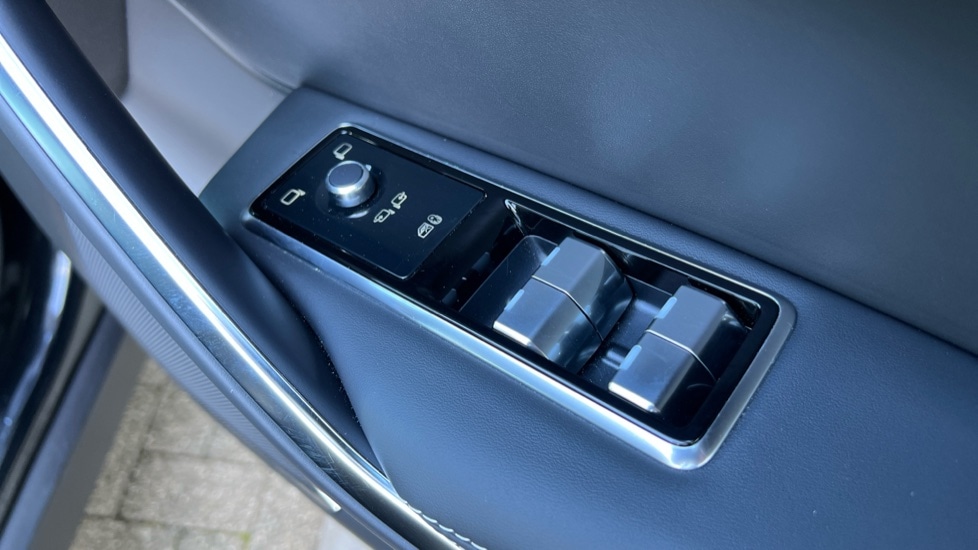 Used Jaguar F-Pace 2023 for sale - 76647794: Photo 25