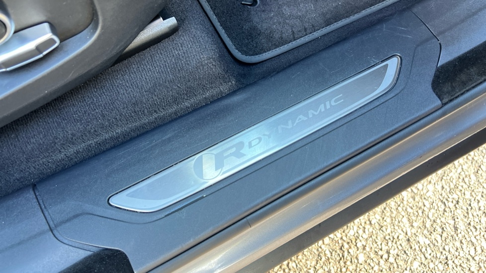 Used Jaguar F-Pace 2022 for sale - 76870189: Photo 23