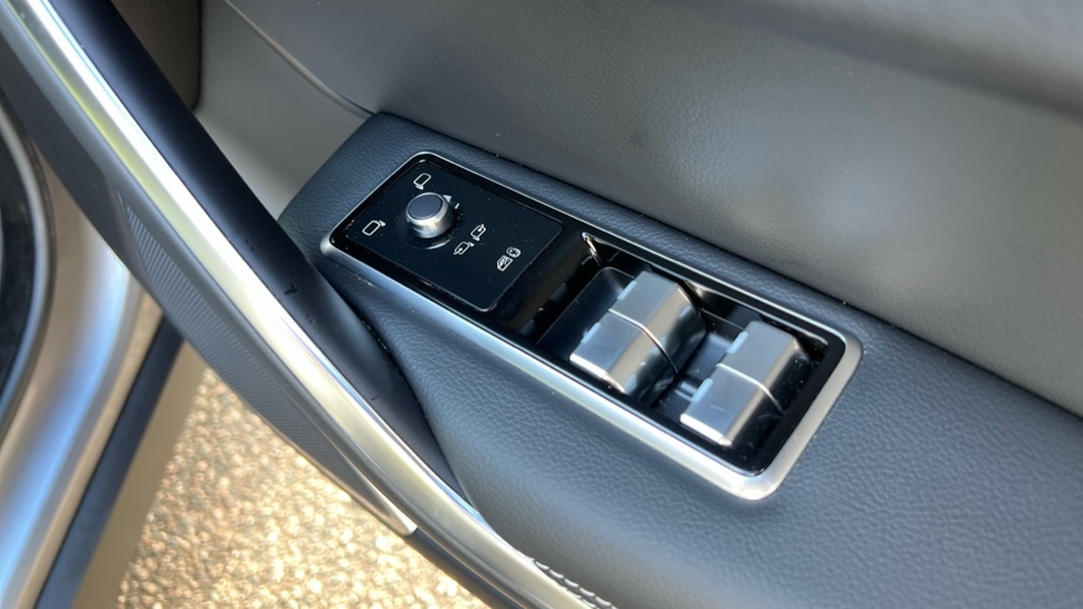 Used Jaguar F-Pace 2022 for sale - 76870189: Photo 25