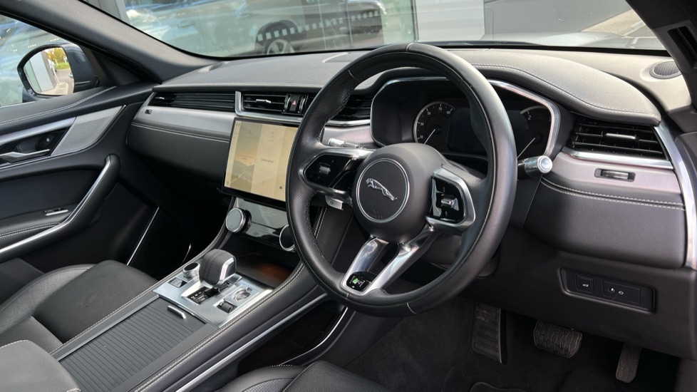 Used Jaguar F-Pace 2022 for sale - 76870189: Photo 32