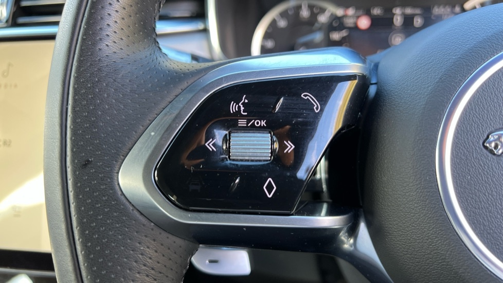 Used Jaguar F-Pace 2022 for sale - 76870189: Photo 35