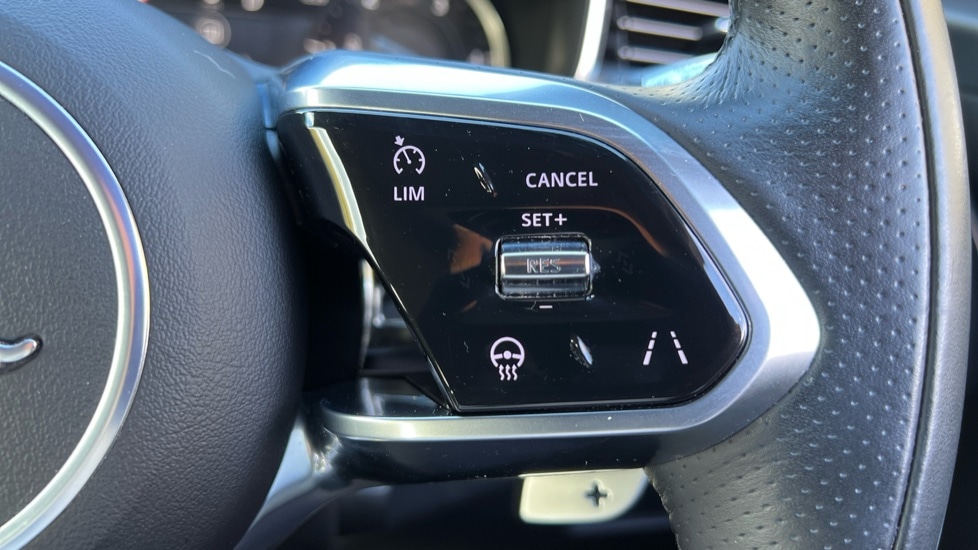 Used Jaguar F-Pace 2022 for sale - 76870189: Photo 36