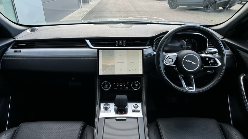 Used Jaguar F-Pace 2022 for sale - 76338763: Photo 9