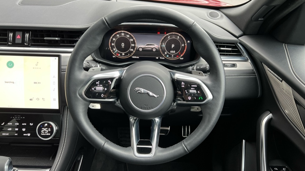 Used Jaguar F-Pace 2023 for sale - 76872764: Photo 15